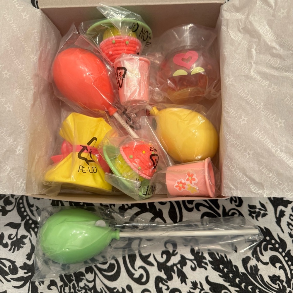 American Girl Birthday Party Set Box - Picture 4 of 5